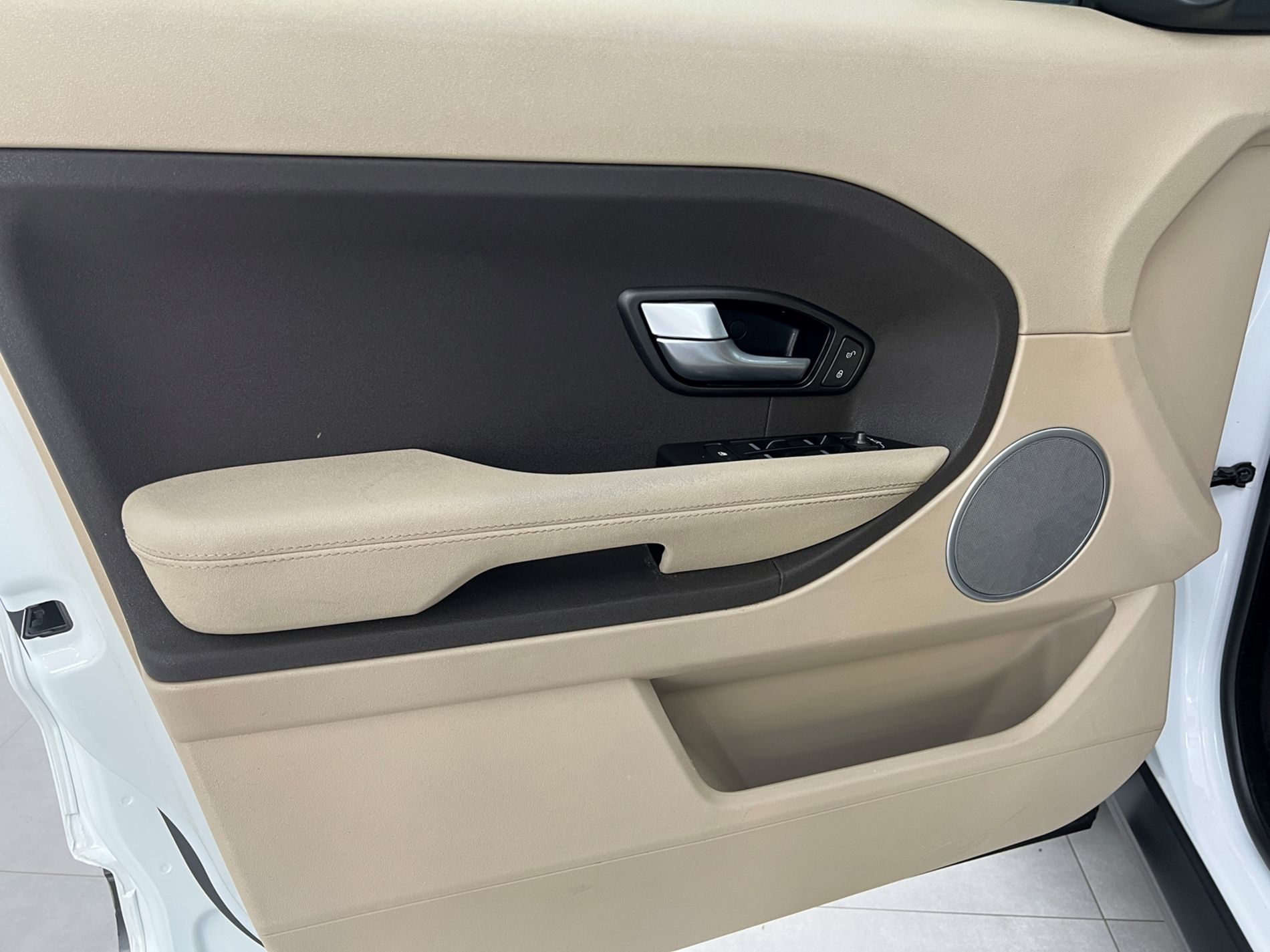 Range Rover Evoque 5p 2.2 td4 Pure 150cv - Autosani